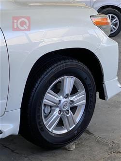 تۆیۆتا لاند کروزەر